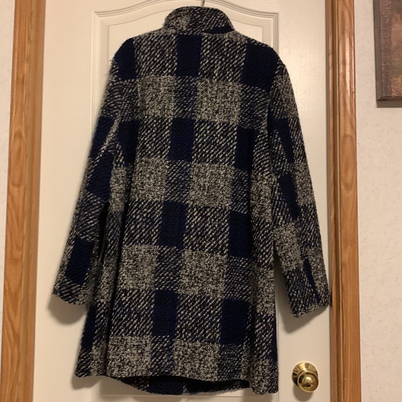 Ladies blue, black and white coat - Picture 2 of 6